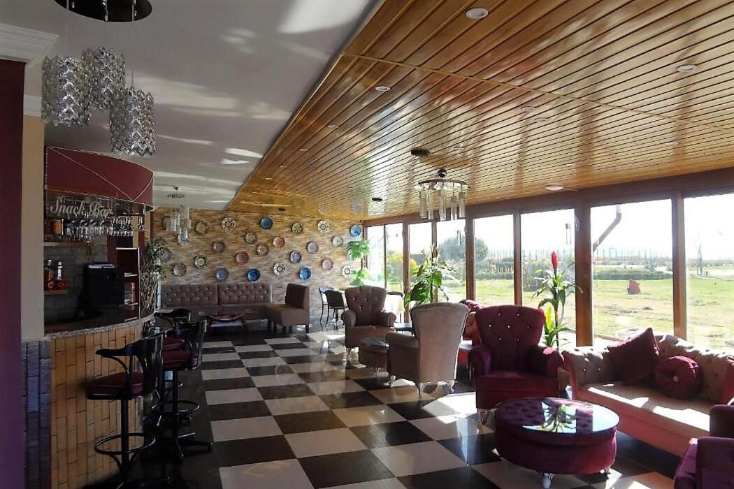 Linda Butik Otel Guemuelduer Smirne Esterno foto