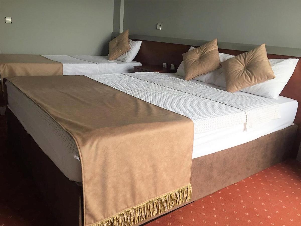 Linda Butik Otel Guemuelduer Smirne Esterno foto